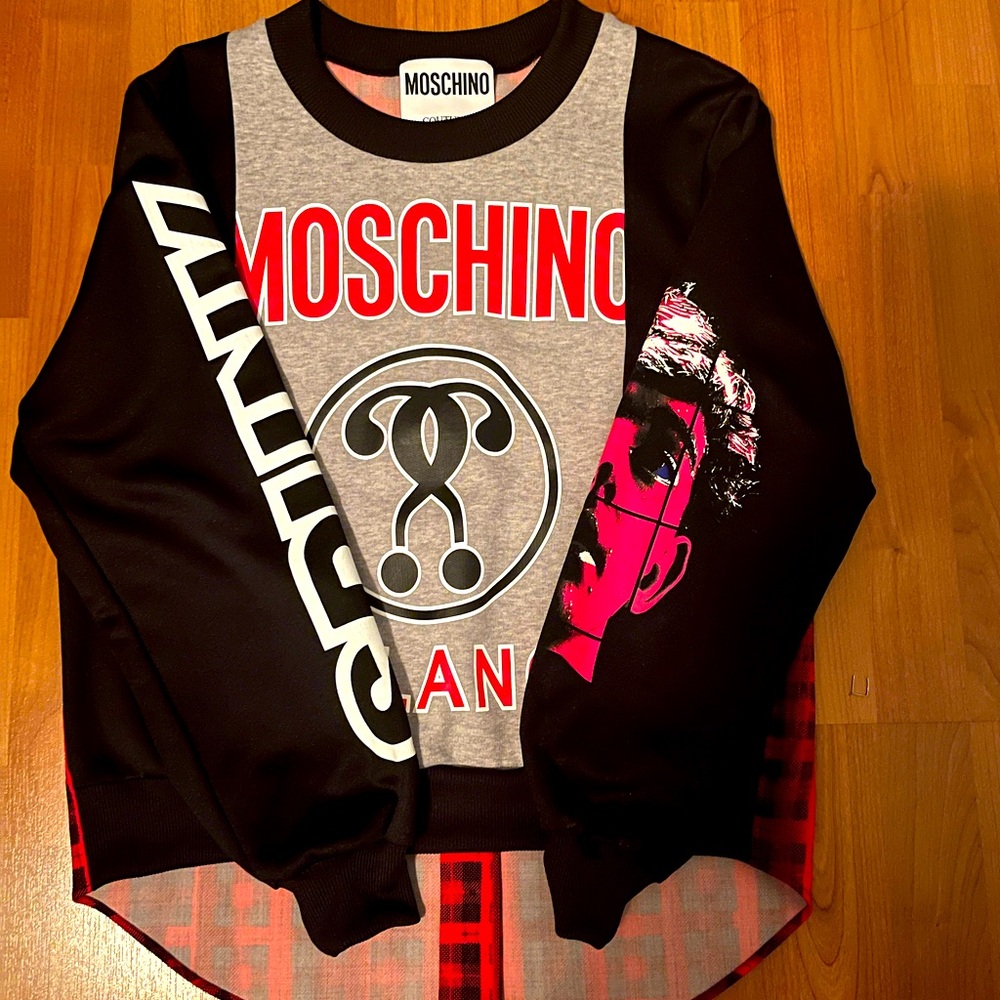 Vintage women’s Moschino sweat shirt